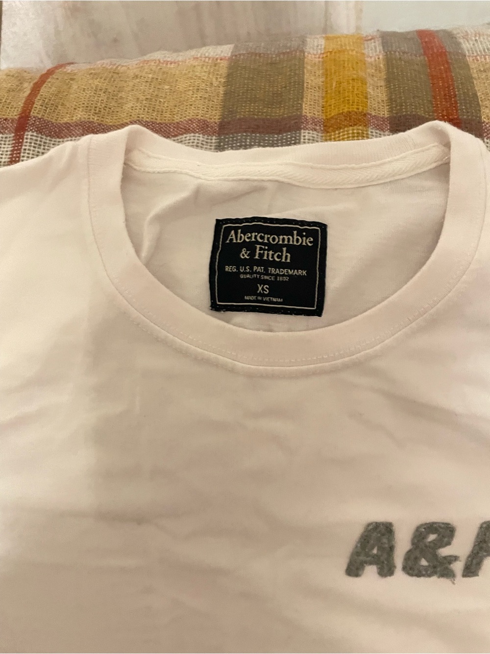 Abercrombie & Fitch White Kids Long-Sleeve Crew with A&F Chest Logo - Picture 2 of 2